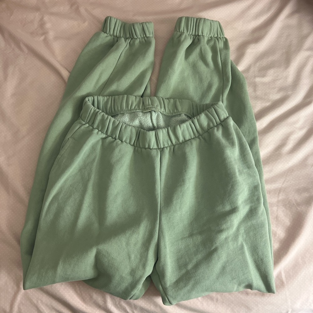 Brandy Melville mint green Rosa sweats